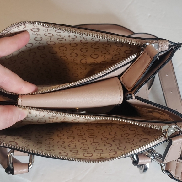 Guess Beige Cream Shoulder Bag - Picture 9 of 10